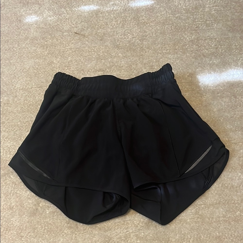 Lululemon hotty hot 4 inch